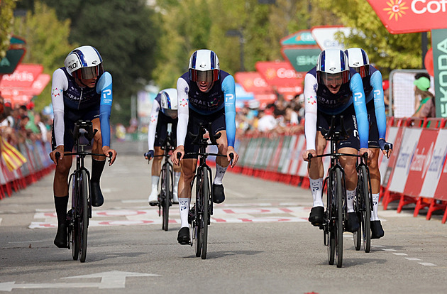 Aktivisté ohrožovali cyklisty. Pokolikáté už? Máme právo závodit, hájí se tým
