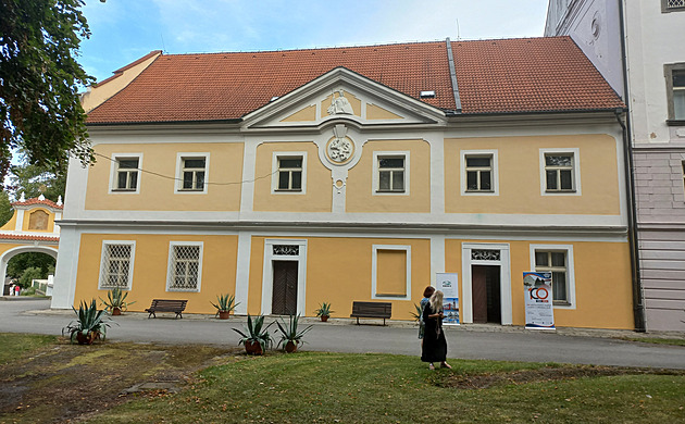 Z chátrajícího domu bude stacionář. Dětskou psychiatrickou nemocnici čeká změna