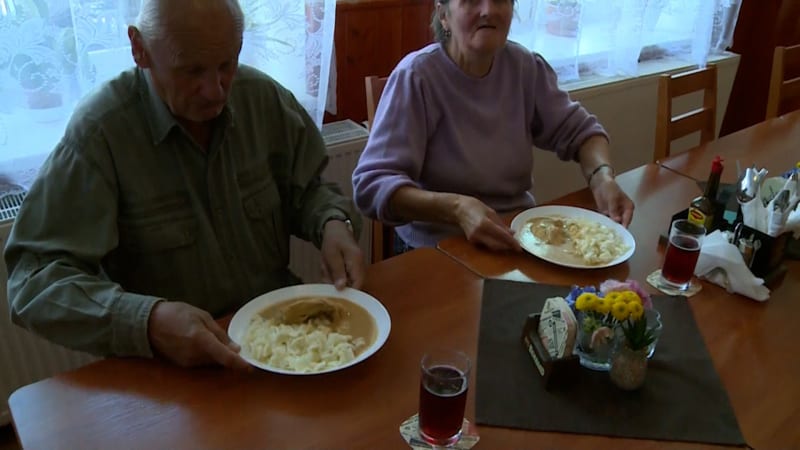 MAPA: Obědy do stovky mají v Lípě i Návsí. Najdete tam české klasiky, lidé si to chválí