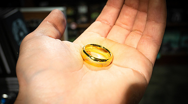 Patří Sauronovi? Hledáme pána prstenu, oznámily ztráty a nálezy v Hamburku