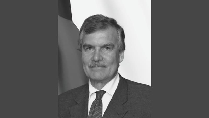 Zemřel vedoucí ambasády v Kinshase. Komárek přispěl k lepším vztahům s Afrikou, uvedl Lipavský