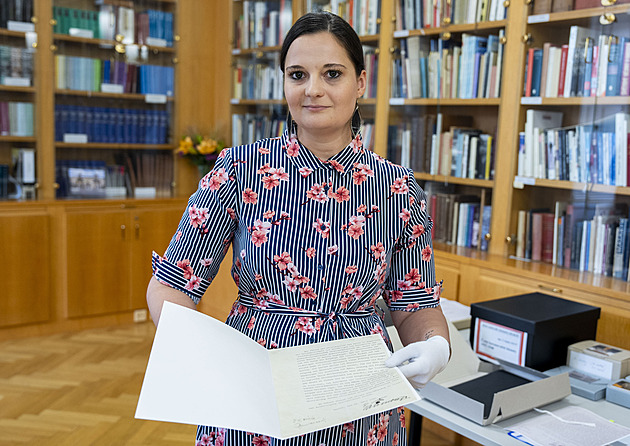 Skrýše pro korunovační klenoty se hledaly celou válku. Nasadil si Heydrich korunu?