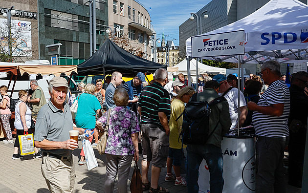 SPD přivezla do Liberce svůj jarmark. Jen další Okamurova lež, míní místní zelinář