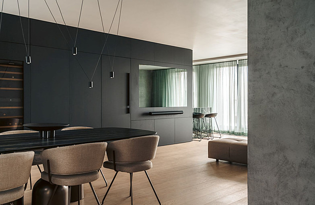 Jak bydlí muži: dvěma střešním bytům pro dva bratry vládne mramor