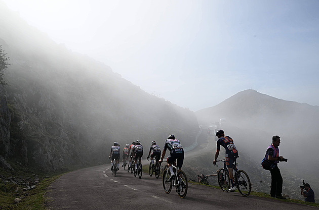 Vuelta ONLINE: Další boj v horách Asturie, opět mezi favority. Jak obstojí Vingegaard?