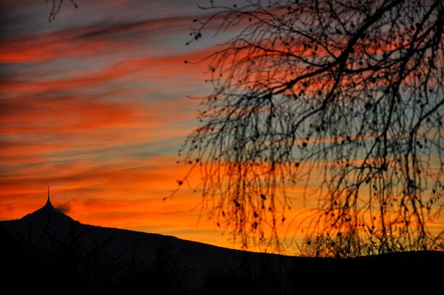 Začátek týdne bude teplý a slunečný, ve středu do Česka dorazí přeháňky