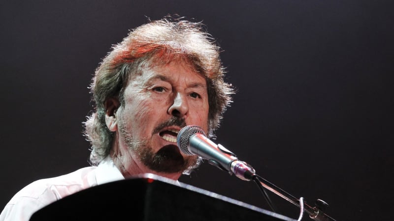 Zemřel frontman legendární kapely. Davies podlehl vzácné formě rakoviny