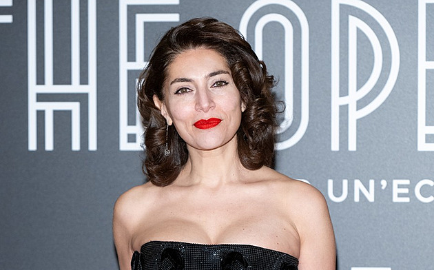 Ve 47 letech první dítě. Bývalá bondgirl Murino se stala maminkou