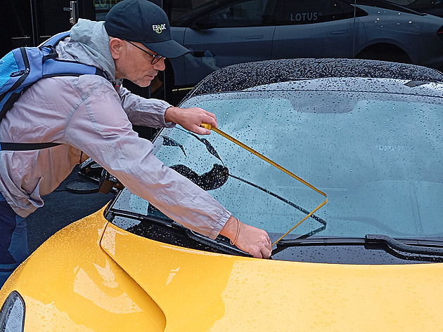 Karta se obrací: evropští špioni v Mnichově zkoumají auta z Číny, všechno měří