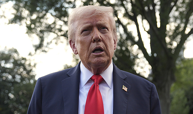 Uvalte sankce na Rusko. Jinak plýtváte mým časem, urguje Trump NATO