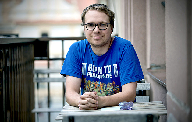 Třináctý důchod ano, čtrnáctý ne. Musíme být realisté, říká lídr Stačilo!