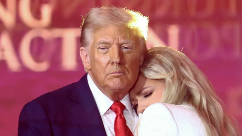 Kirk byl jako prorok z Bible, zaznělo na pohřbu. Událost odhalila budoucnost hnutí MAGA