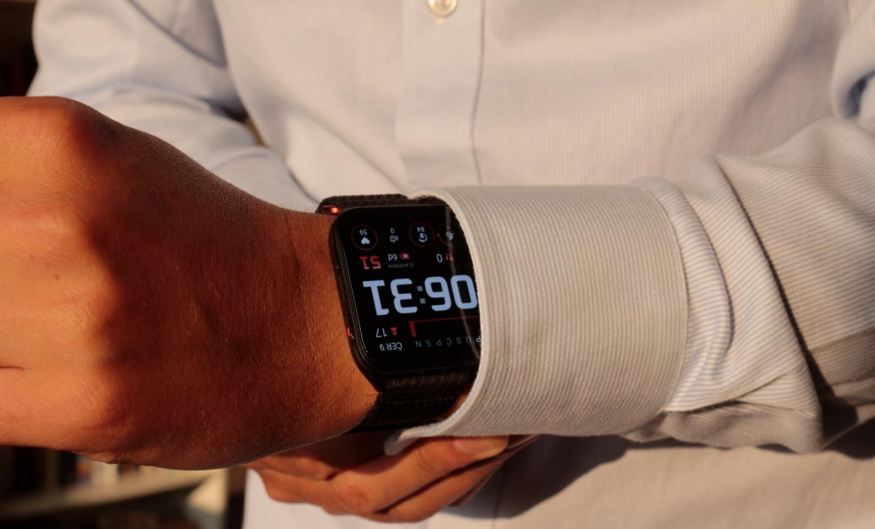 Apple Watch možná přijdou o exkluzivitu! iPhone zřejmě více otevře dveře konkurenci