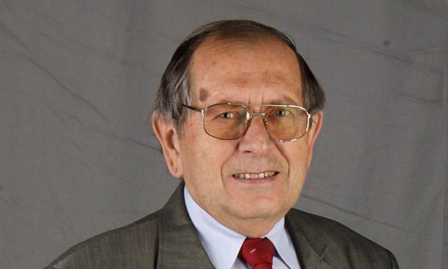 Zemřel první porevoluční starosta Hradce, byl u odstraňování komunistických soch