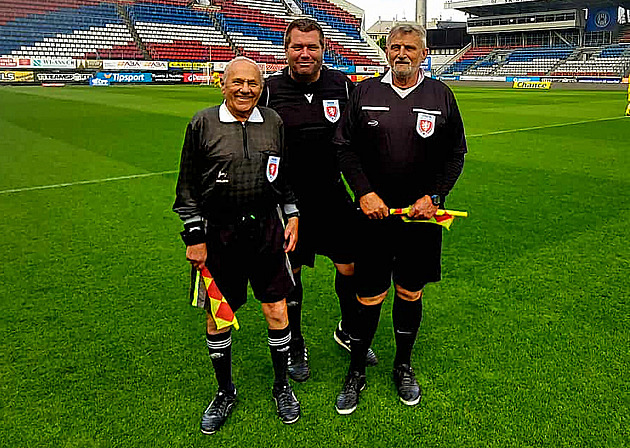 Oldo, nehoň se tak! Zemřel nejstarší fotbalový sudí, pískal do 89 let. I díky sauně