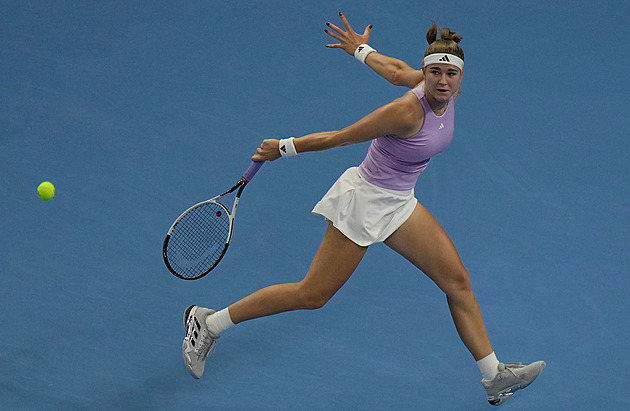 Český souboj skončil v Tokiu předčasně. Vondroušová proti Muchové skrečovala