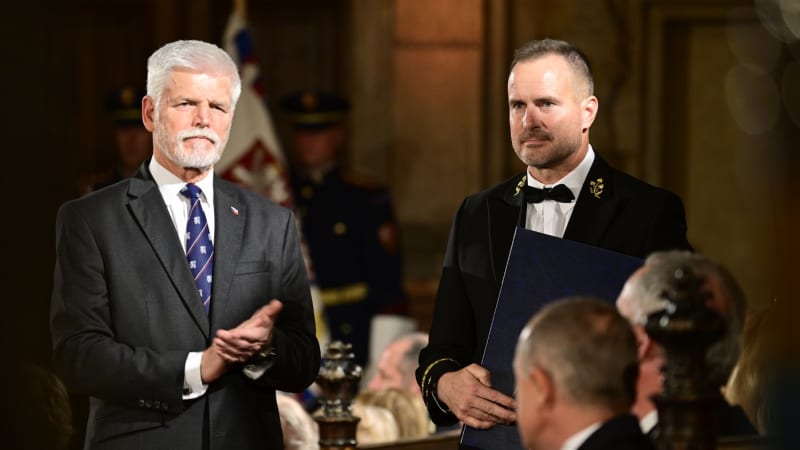 Vyznamenání pro Řehku a Pojara? Nestandardní. Jen dělají svou práci, shodli se experti