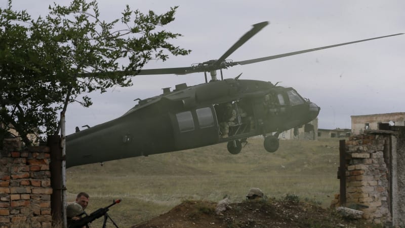 V Pokrovsku jsou speciální síly Ukrajinců. Přiletěly slavným americkým vrtulníkem, tvrdí zdroj