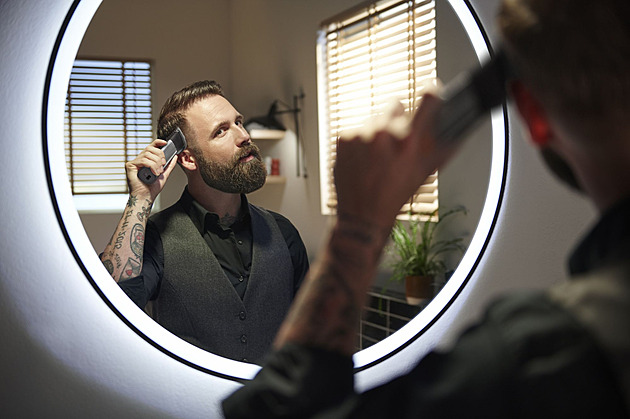 Barber, který vás nikdy neodmítne. A navíc se vejde do zásuvky