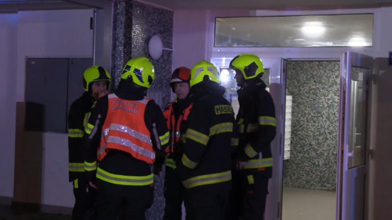 Požár bytu na Mladoboleslavsku: V nemocnici skončilo šest lidí