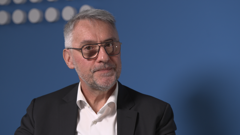 Metnar v rozhovoru vysvětluje sundání ukrajinské vlajky. Avizuje i velké změny ve výsluhách