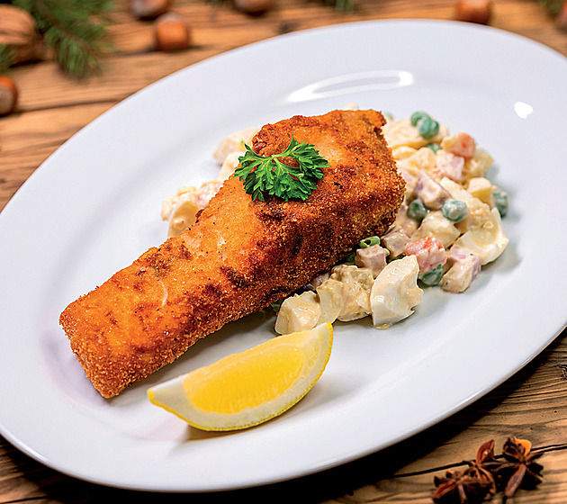 Tajemství dokonalého bramborového salátu. Aby vydržel, nechoďte moc uždibovat