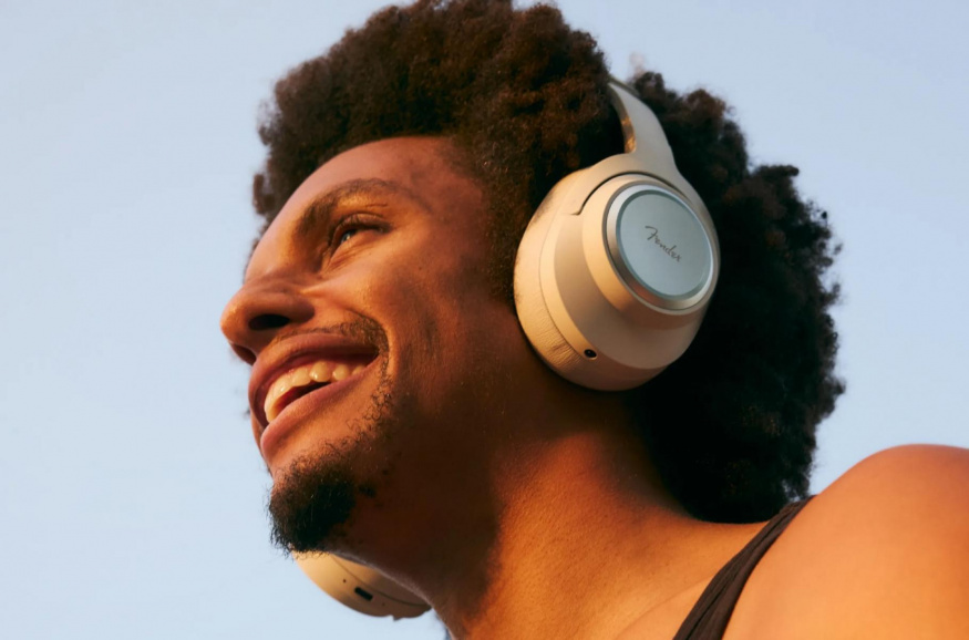 První sluchátka od Fenderu: vydrží extrémních 100 hodin a mají vyměnitelnou baterii