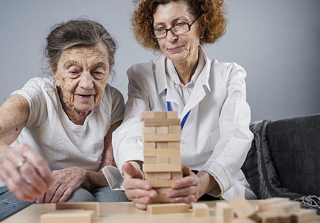 Brno řeší, jak odvrátit kolaps péče o seniory. Zaměstnat plánuje Vietnamce