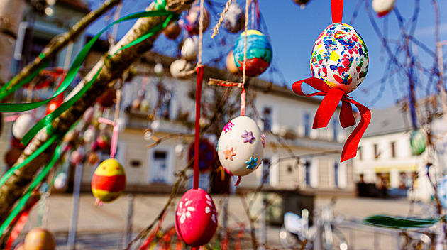 První prodloužený víkend je až v dubnu. Kdy jsou velikonoční prázdniny a zavřené obchody
