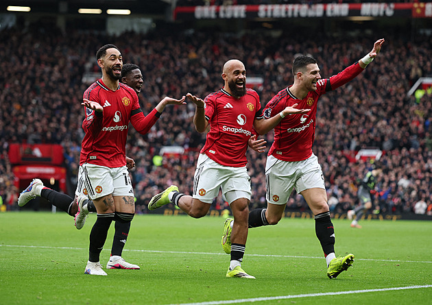 ONLINE: Čtvrtá výhra United, porazili i Tottenham. Hraje Souček, v akci i Wolves