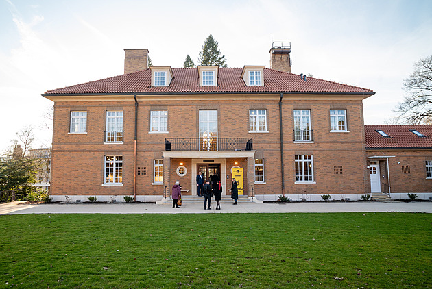 Čiperova vila má zpět původní krásu, vnučky exministra přijely přes půl světa