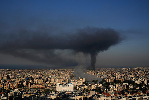 ONLINE: USA hlásí zničení velitelství revolučních gard. Izrael útočil v Bejrútu