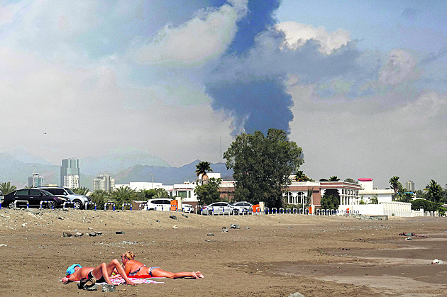 Plány i těch otrlých v troskách. Válka mění Čechům dovolené, cestovky sčítají škody