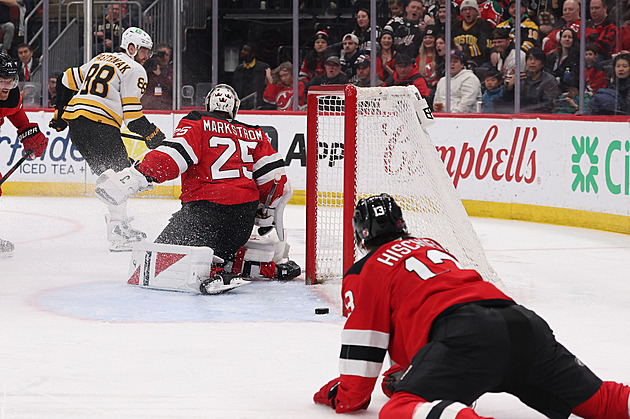 Krásné góly Pastrňáka a Zachy stačily Bostonu jen na bod, Nečas mírnil debakl