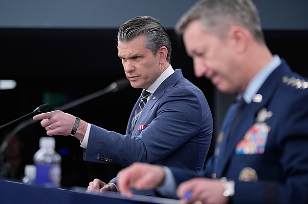 Modlete se na kolenou za naše vojáky, jménem Ježíše, vyzval Američany Hegseth