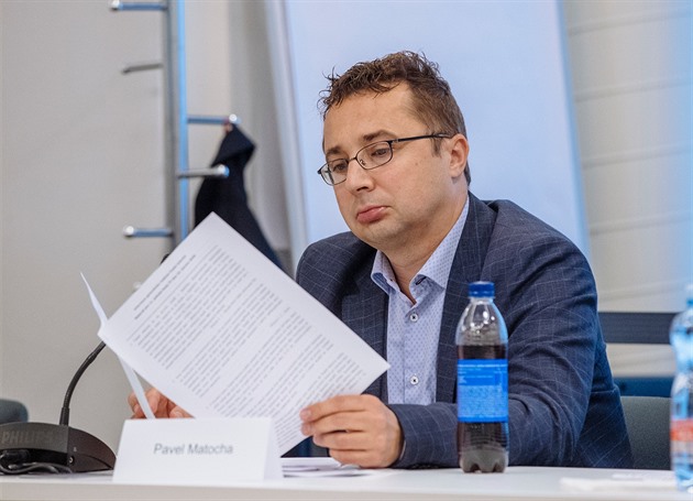 Zvěte i antivaxery, žádá televizi radní. Rozhoduje odbornost, nešikanujte, zní z ČT