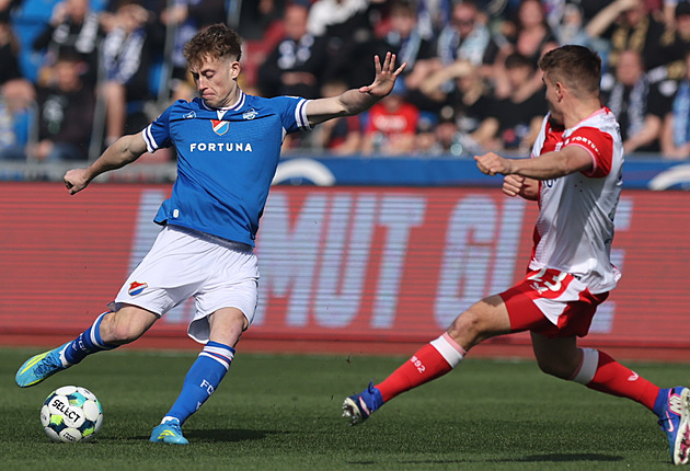 ONLINE: Baník - Slavia 0:1, Chorý proměnil penaltu, pak Moses zazdil obrovskou šanci