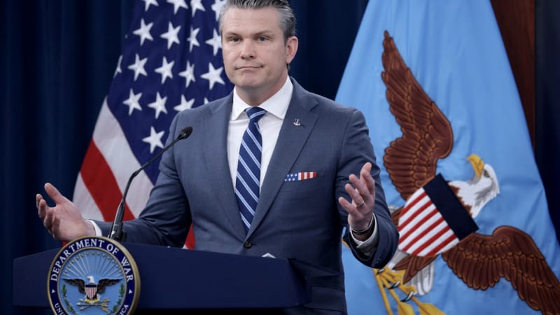 Trapas amerického ministra obrany. Místo Bible citoval při mši kultovní hlášku z Pulp Fiction