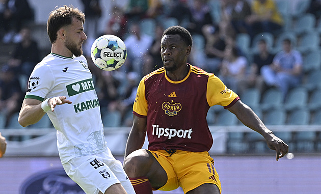 ONLINE: Dukla - Karviná 0:2, dva góly v závěru půle, po Ezehovi jásá Traore
