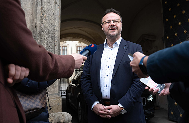 Poplatky za televizi a rozhlas mají skončit. Kdy a kdo přestane platit a co si ohlídat