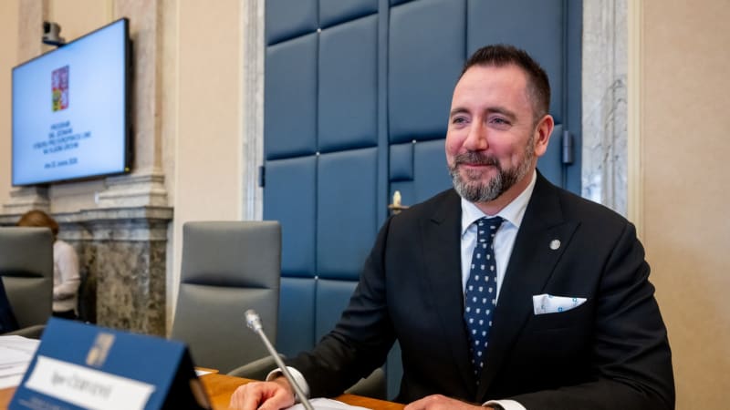 Zlo, které musíme vymýtit, říká ministr Červený o části aktivistů. Podpoří návrh Nerudové?