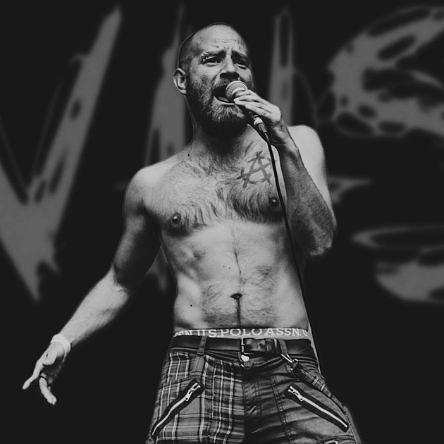 Náhle zemřel frontman VHS Adam Vitásek. Punková kapela rovnou ohlásila konec