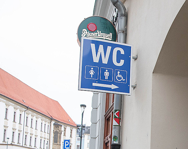 Pusťte na WC i kolemjdoucí, žádají Litoměřice restaurace. Zadarmo to nebude