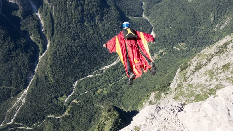 Dva muži zemřeli během BASE jumpingového seskoku v Utahu. Jeden z nich vystupoval i s Madonnou