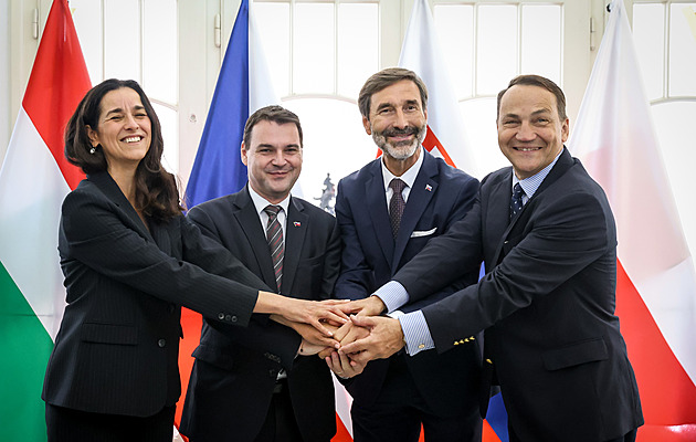 V4 s Japonskem i unijní zasedání. Macinka jednal na Slovensku, teď ho čeká Irsko