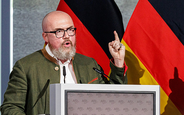 Víc Bismarcka, míň Hitlera. Mozek AfD chce Němce zbavit studu za nacismus