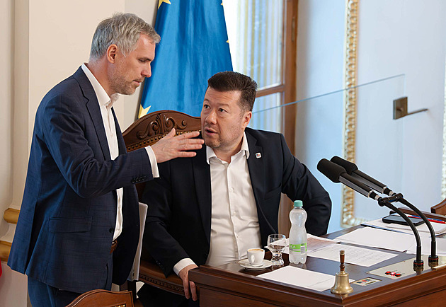 Schodek ještě vzroste, tvrdí Hřib. Okamura chce seškrtat pomoc pro Ukrajince