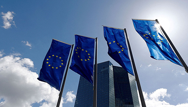 ECB letos podruhé zvýšila úroky. Obává se důsledků konfliktu na Blízkém východě