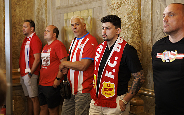 Vedení Brna chce schválit prodej stadionu Zbrojovce, poruší tím ale zákon