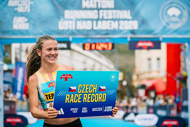 Hrochová zářila na ústeckém půlmaratonu, chemičkou běžel i hokejový kouč Varaďa